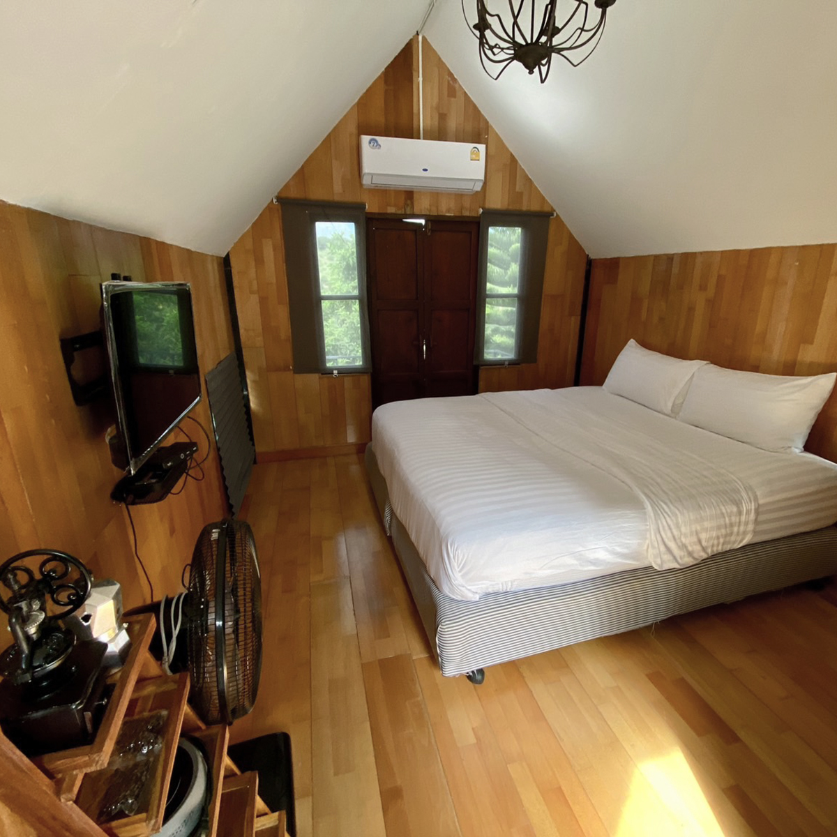 ROOM NAME
